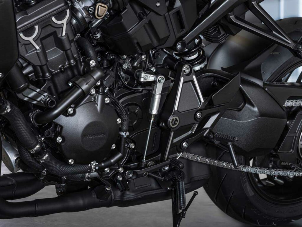 HONDA CB1000R BLACK EDITION Toma De Contacto Directomotor