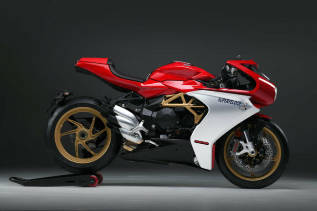 2021-MV-Agusta-Superveloce-800-03