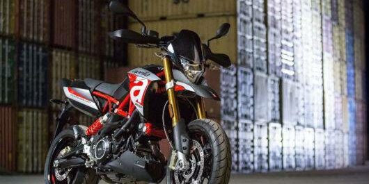 Aprilia-Dorsoduro-900-2017-07-530×397
