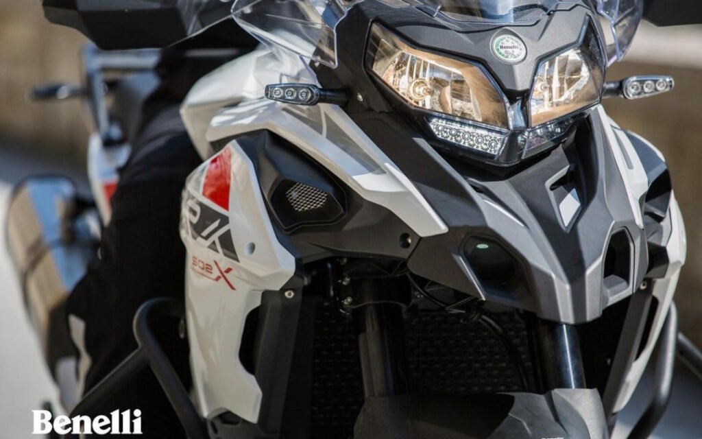 Benelli TRK 800 – Directomotor
