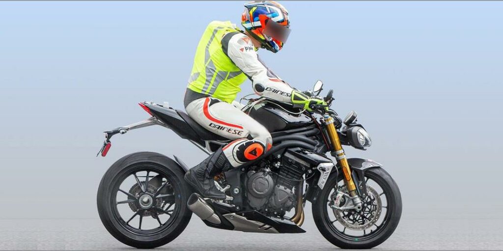 Triumph-Speed-Triple-2021