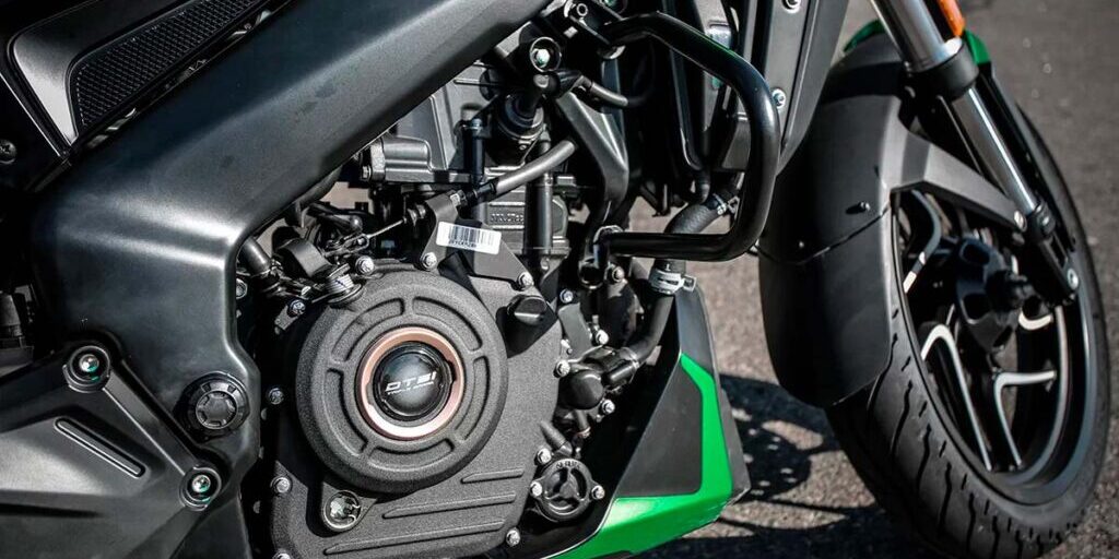 aaa bajaj