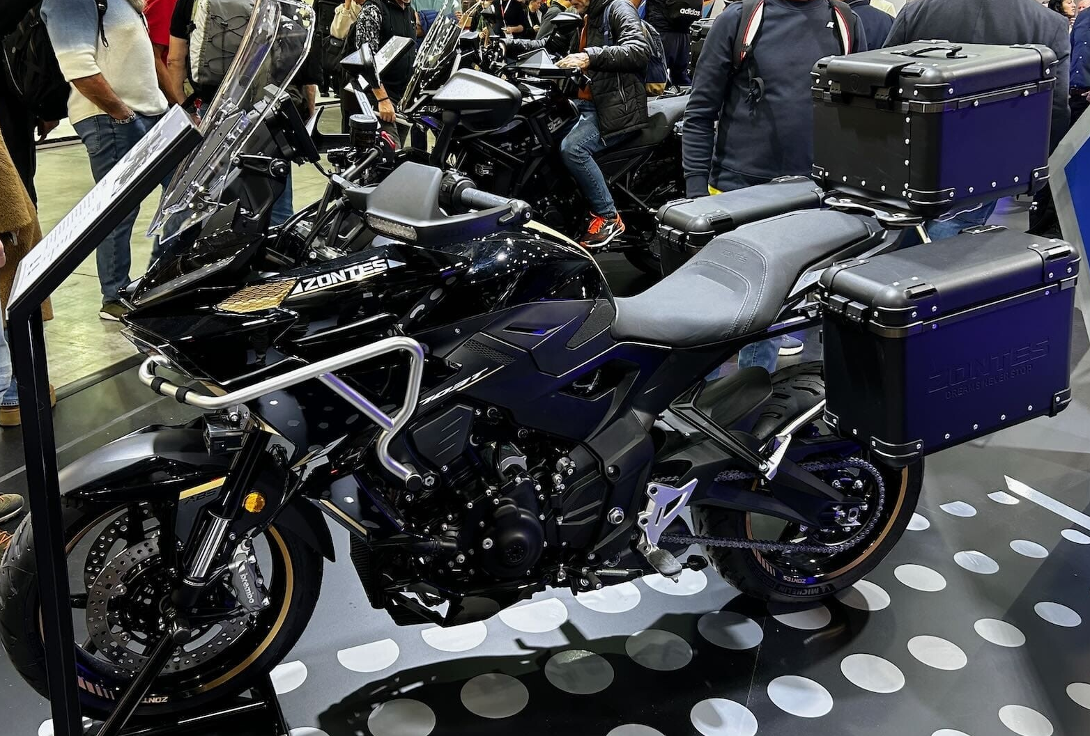 Zontes 703T 2026 EICMA 2025 Directomotor Zontes 703T 2026 EICMA 2025 Directomotor